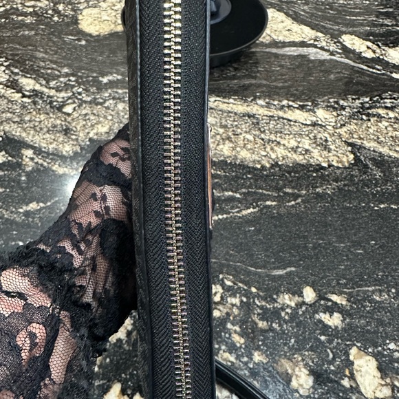 Michael Kors Jet Set Wallet - Picture 7 of 11